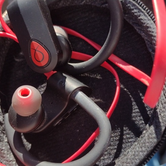 Alpha Black and Red wireless Bluetooth Earbuds with Case NWOT - Picture 2 of 4